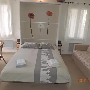 https://les-cigales-destoublon.fr-provencehotel.com
