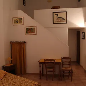 https://ferme-de-sejour-rebuffel.fr-provencehotel.com
